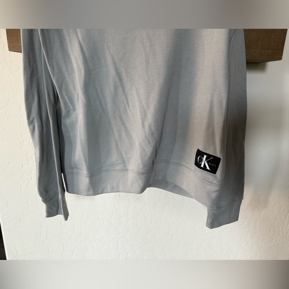Calvin Klein|Gray padded shoulder sweatshirt, long sleeve in boxy style•••Medium - Picture 10 of 14